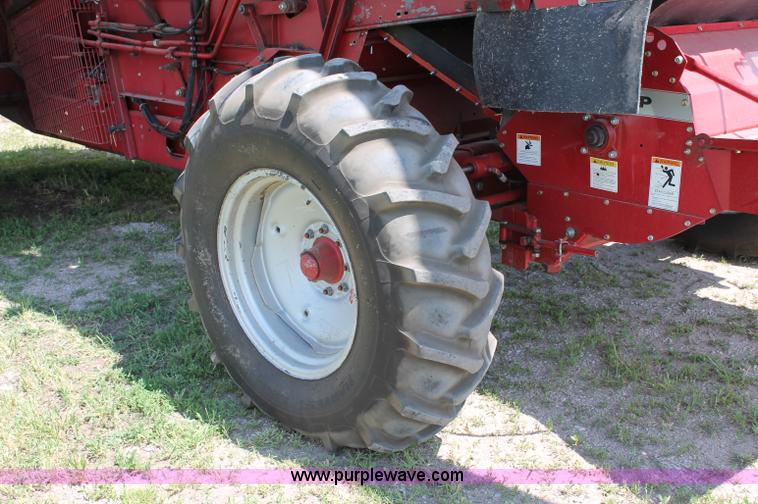 image for item D7869 1987 Case IH 1680 Axial-Flow combine