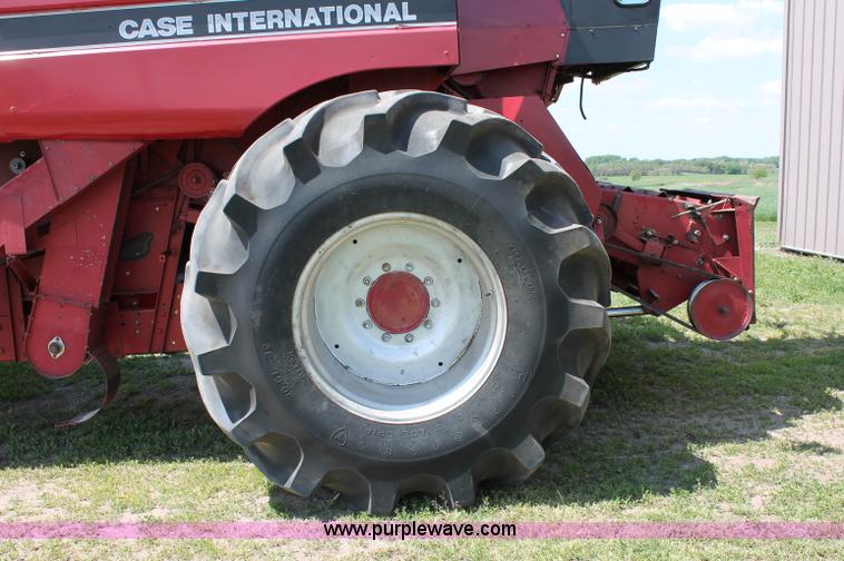 image for item D7869 1987 Case IH 1680 Axial-Flow combine