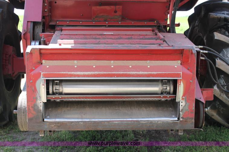 image for item D7869 1987 Case IH 1680 Axial-Flow combine