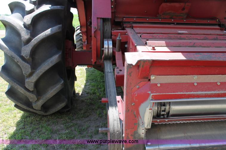 image for item D7869 1987 Case IH 1680 Axial-Flow combine
