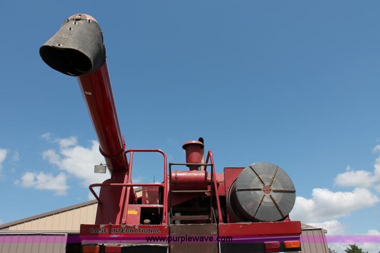 image for item D7869 1987 Case IH 1680 Axial-Flow combine