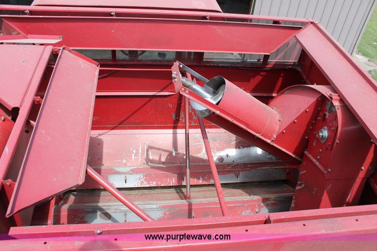 image for item D7869 1987 Case IH 1680 Axial-Flow combine