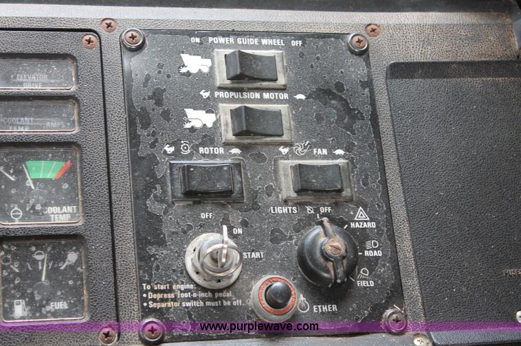 image for item D7869 1987 Case IH 1680 Axial-Flow combine