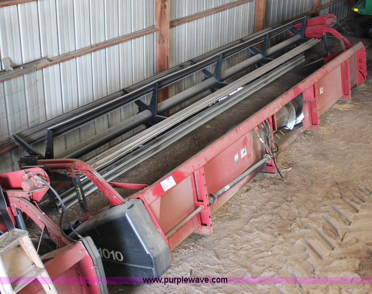image for item D7870 1987 IH 1010 25' ridged header