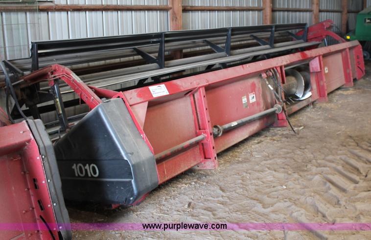 image for item D7870 1987 IH 1010 25' ridged header