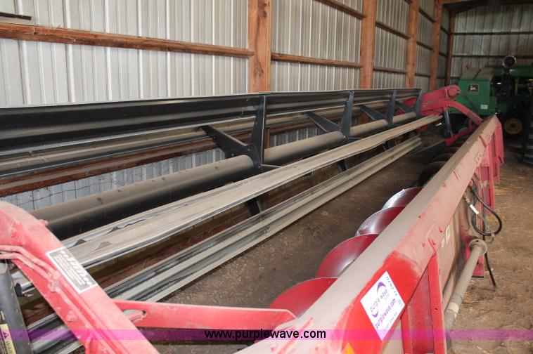 image for item D7870 1987 IH 1010 25' ridged header