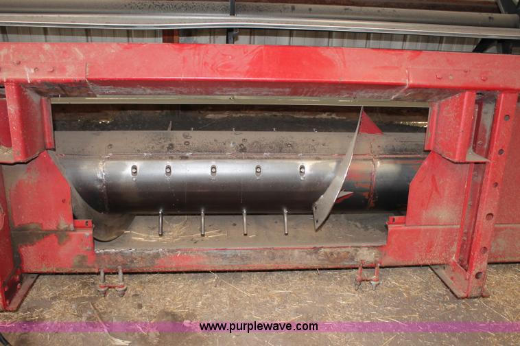 image for item D7870 1987 IH 1010 25' ridged header