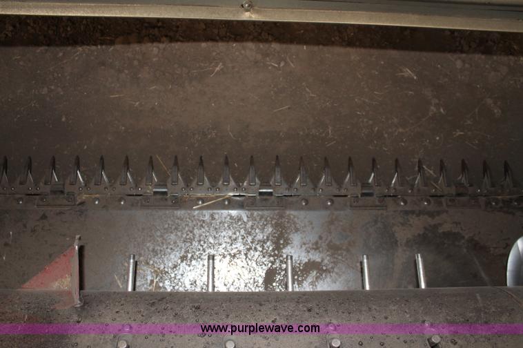 image for item D7870 1987 IH 1010 25' ridged header