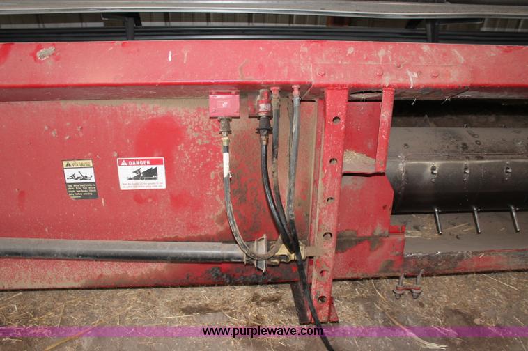 image for item D7870 1987 IH 1010 25' ridged header