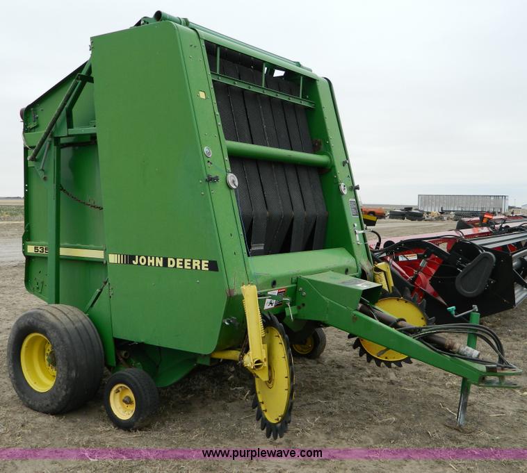 image for item D8895 1995 John Deere 535 round baler