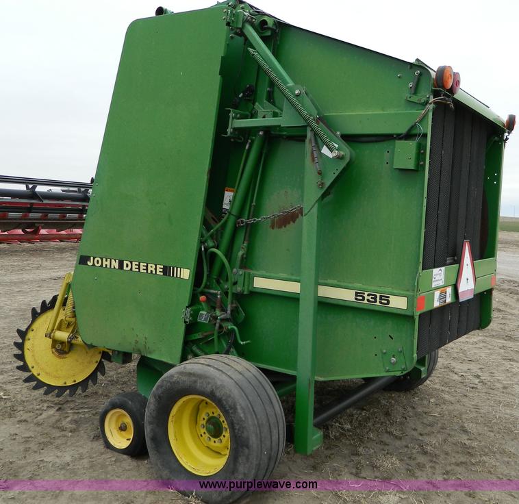 image for item D8895 1995 John Deere 535 round baler