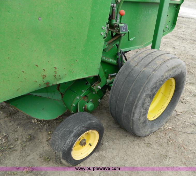 image for item D8895 1995 John Deere 535 round baler