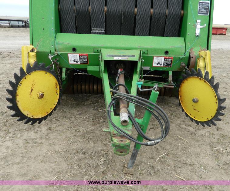 image for item D8895 1995 John Deere 535 round baler