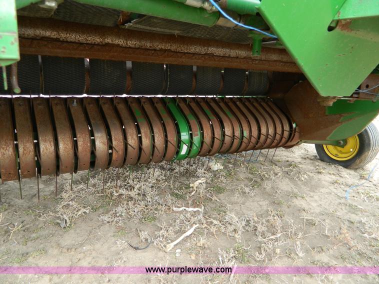 image for item D8895 1995 John Deere 535 round baler