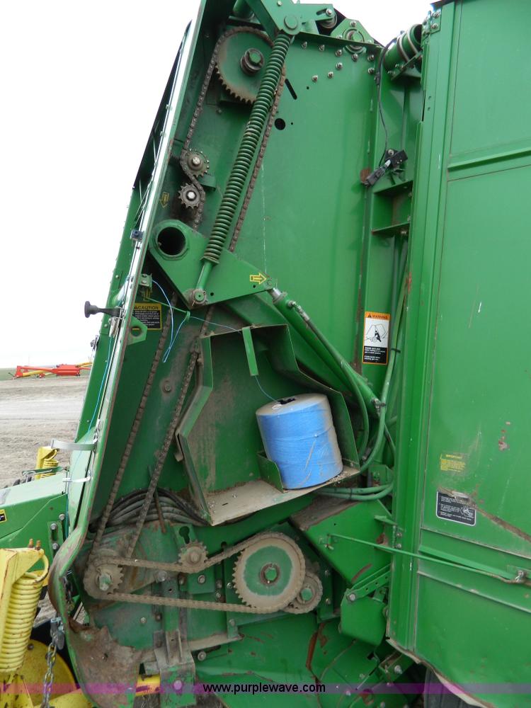 image for item D8895 1995 John Deere 535 round baler