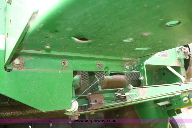image for item D8895 1995 John Deere 535 round baler