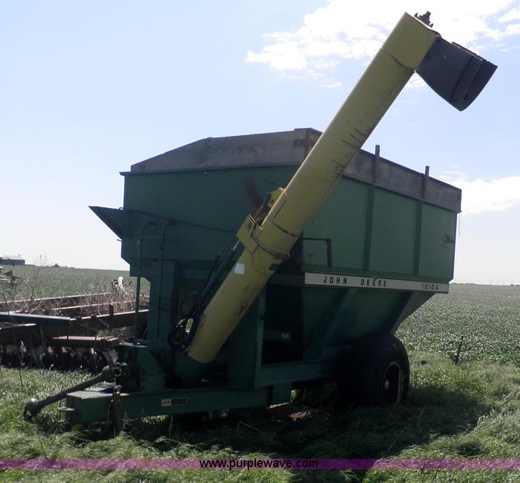 image for item F9155 John Deere 1210A grain cart