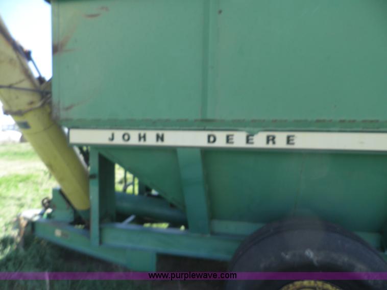 image for item F9155 John Deere 1210A grain cart