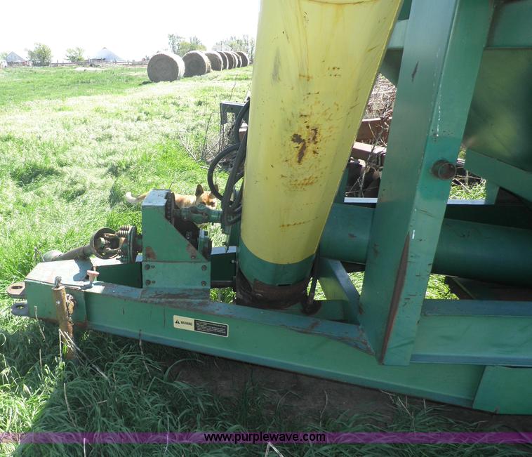 image for item F9155 John Deere 1210A grain cart