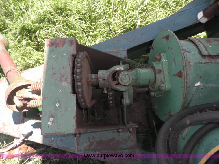 image for item F9155 John Deere 1210A grain cart