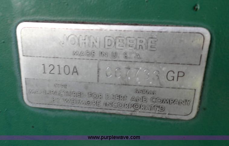 image for item F9155 John Deere 1210A grain cart