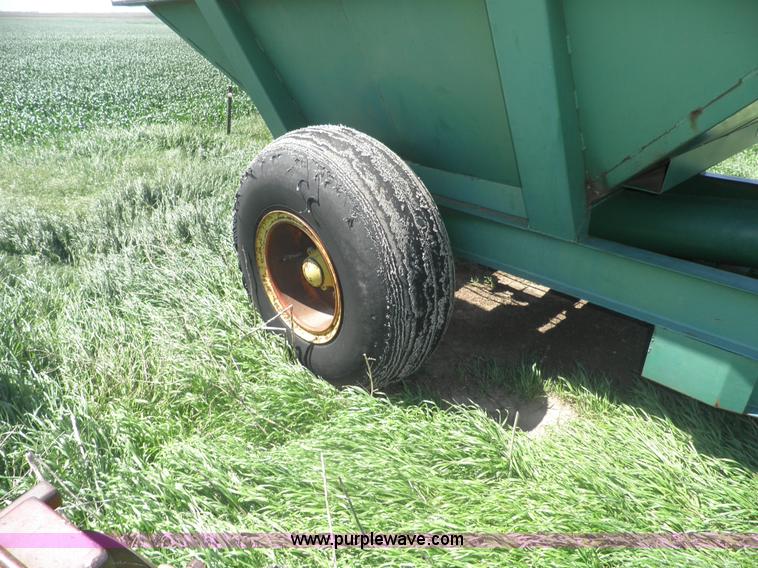 image for item F9155 John Deere 1210A grain cart