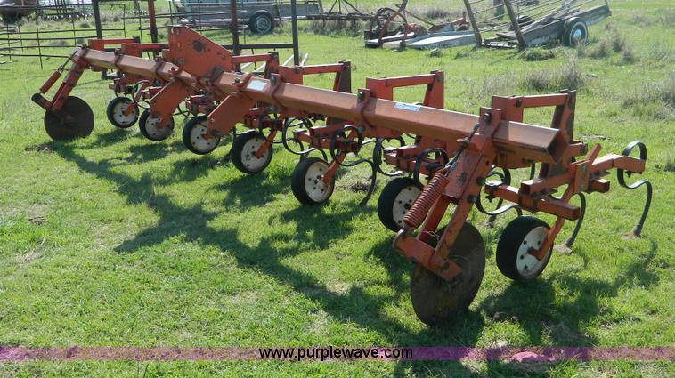 image for item T9790 Allis Chalmers 114 cultivator