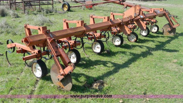 image for item T9790 Allis Chalmers 114 cultivator