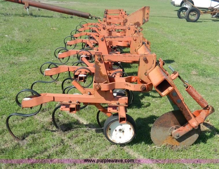image for item T9790 Allis Chalmers 114 cultivator
