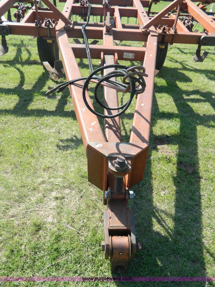 image for item T9792 Sunflower 20' chisel plow