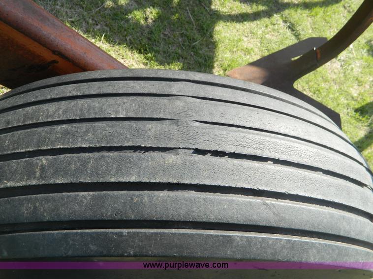 image for item T9792 Sunflower 20' chisel plow