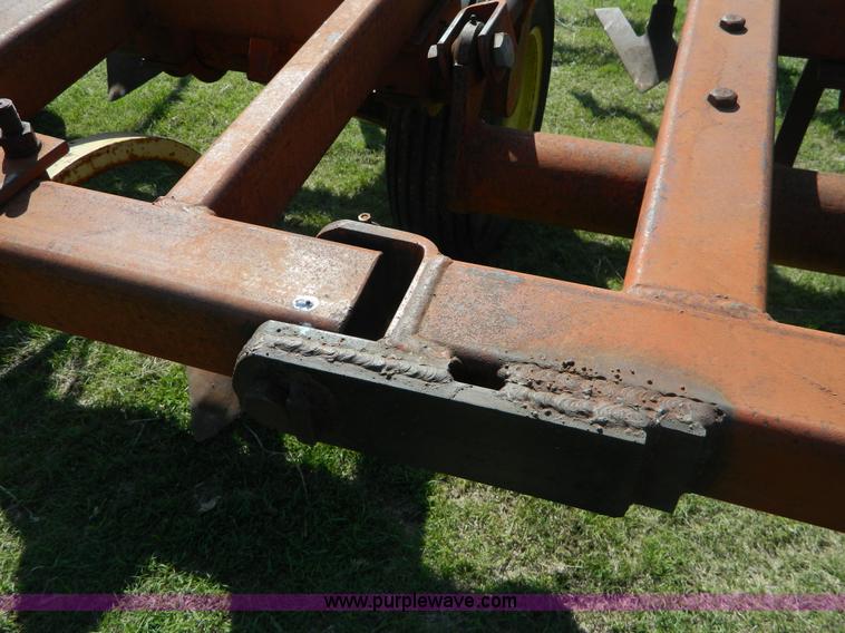 image for item T9792 Sunflower 20' chisel plow