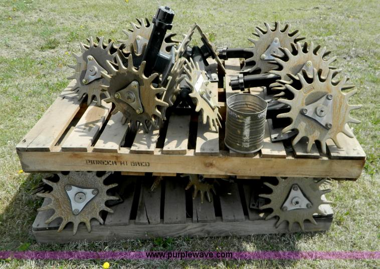 image for item T9814 (16) Dawn shark tooth trash wipers