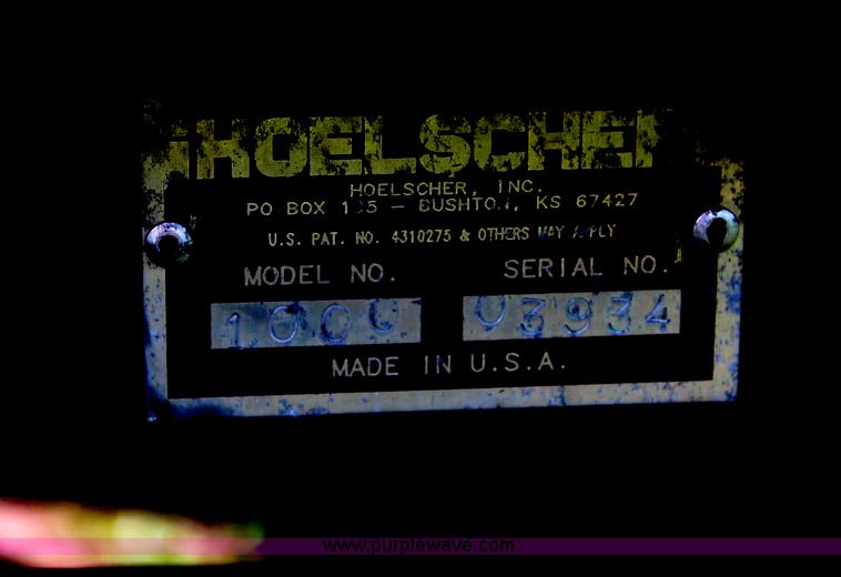 image for item T9823 2003 Hoelscher 1000 bale accumulator