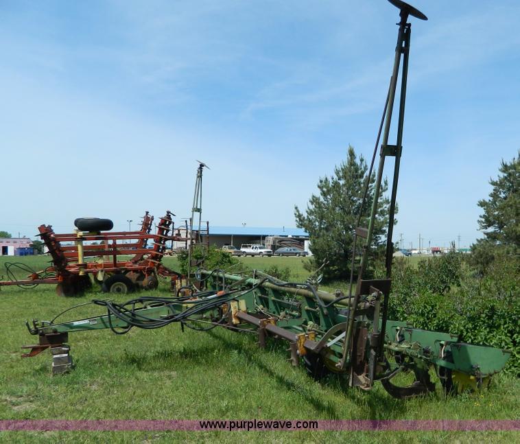 image for item T9837 John Deere P1280 planter