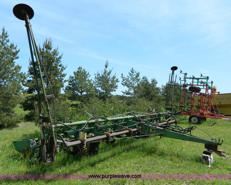 image for item T9837 John Deere P1280 planter