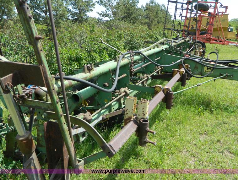 image for item T9837 John Deere P1280 planter