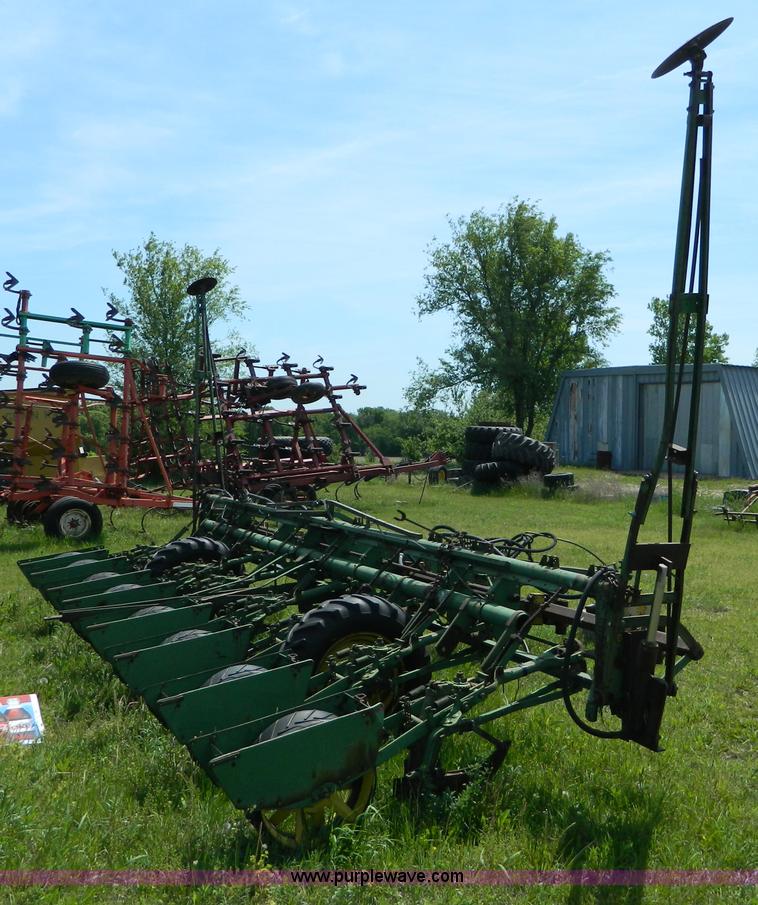 image for item T9837 John Deere P1280 planter