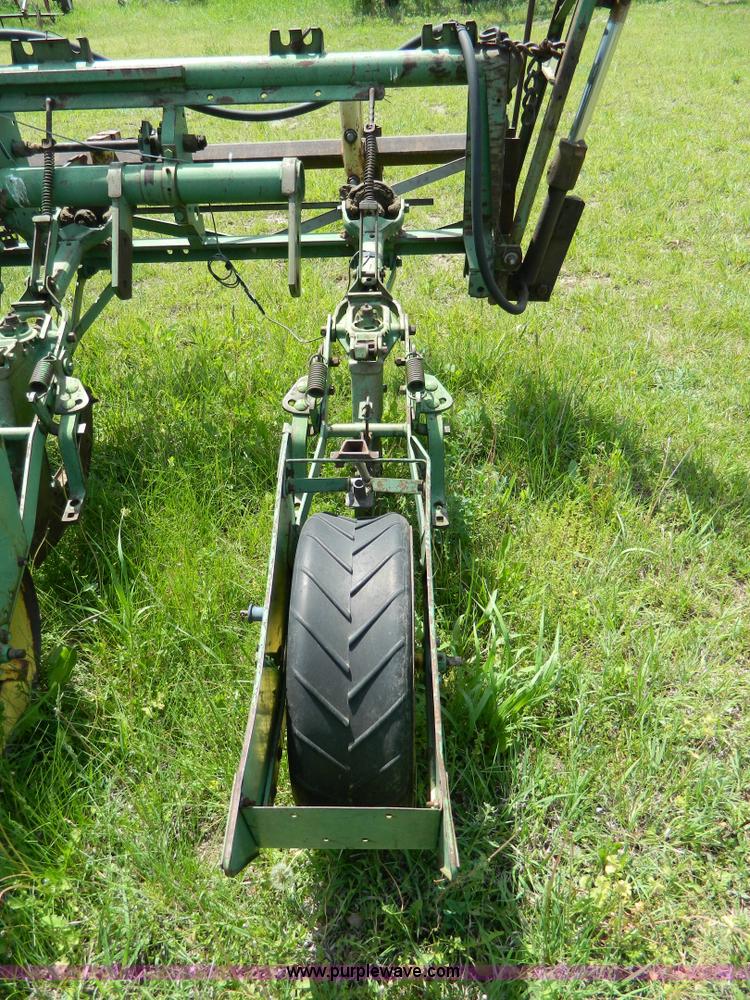 image for item T9837 John Deere P1280 planter