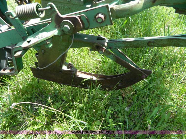 image for item T9837 John Deere P1280 planter