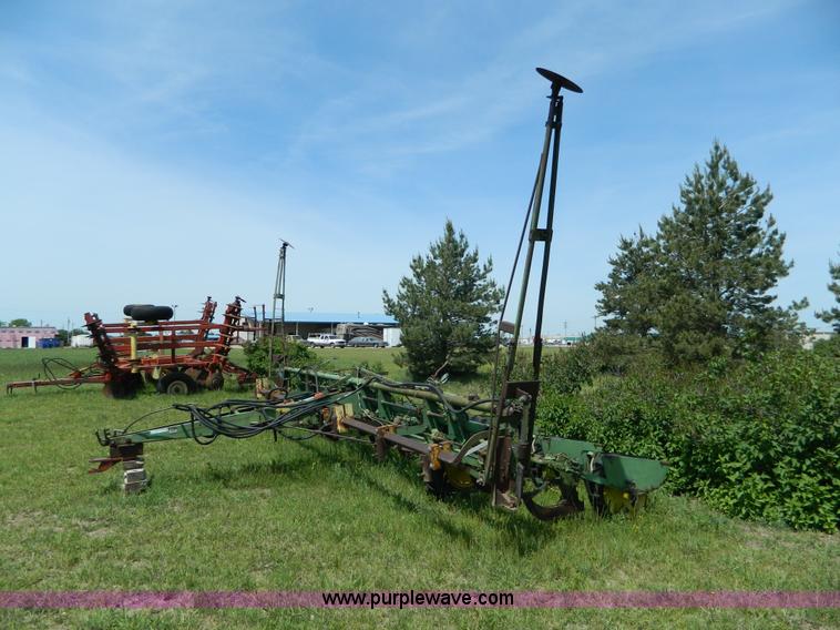 image for item T9837 John Deere P1280 planter