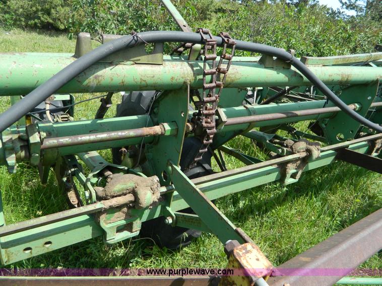 image for item T9837 John Deere P1280 planter