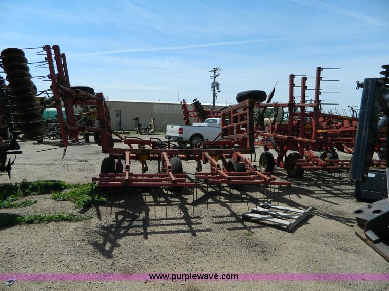 image for item T9839 Sunflower 4-5 sweep plow