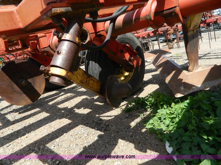 image for item T9839 Sunflower 4-5 sweep plow