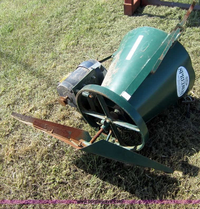 image for item V9043 Sukup spreadway