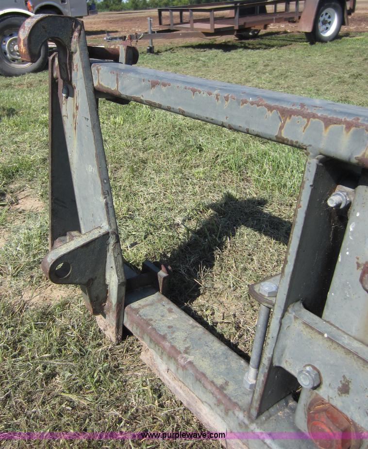 image for item V9046 ALO 820 bale fork