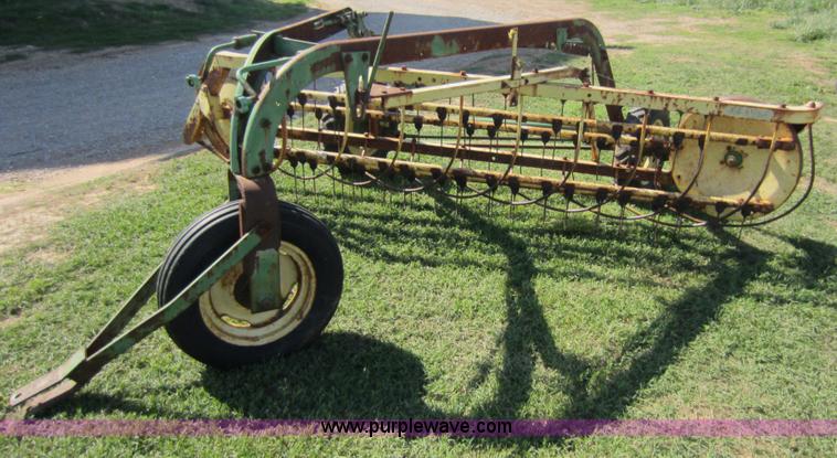 image for item V9050 John Deere 10' side delivery rake