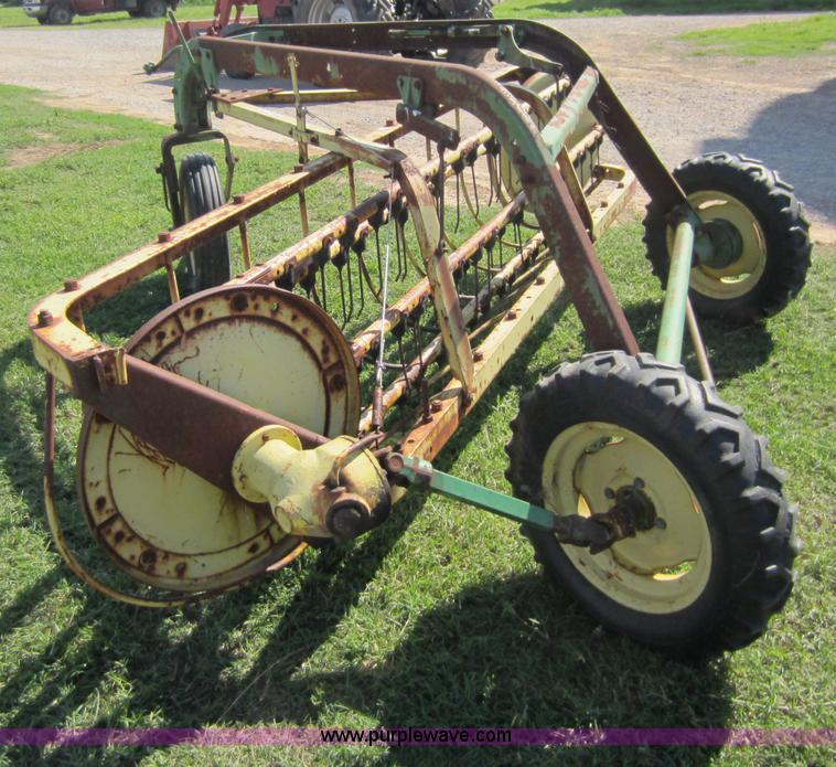 image for item V9050 John Deere 10' side delivery rake