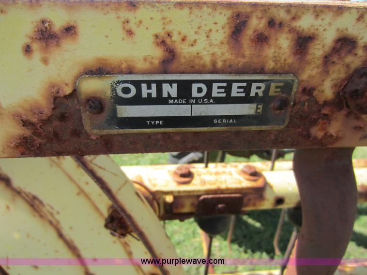 image for item V9050 John Deere 10' side delivery rake