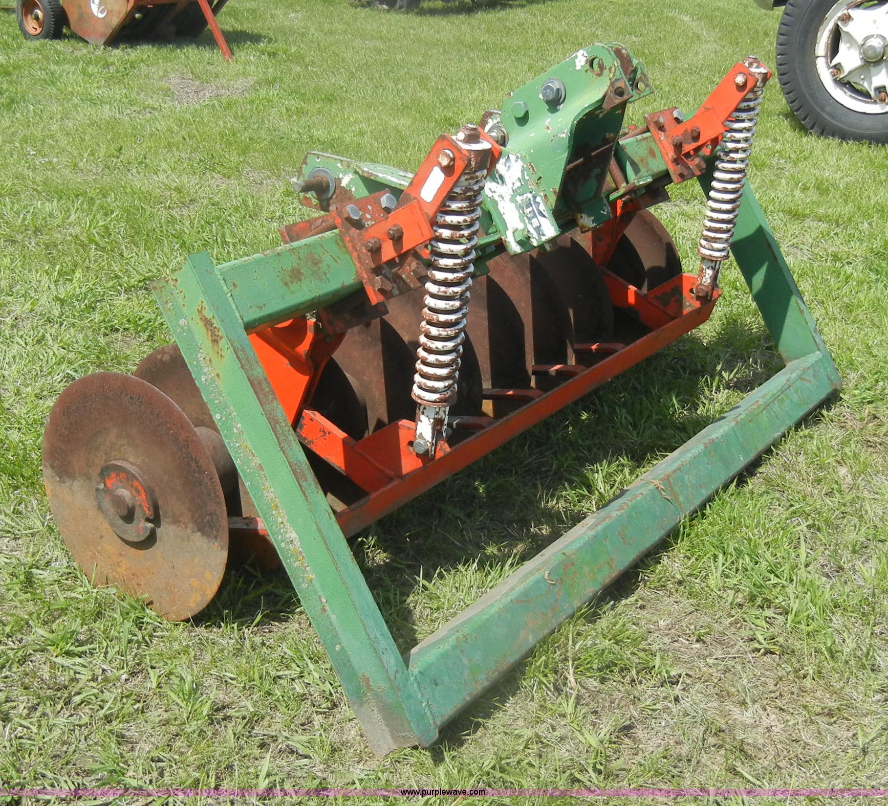 5.5' mulch/hay crimper in Holton, KS Item C4464 sold Purple Wave